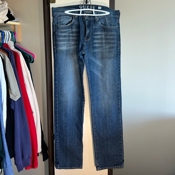 Guess Jeans - Picture 1 of 3
